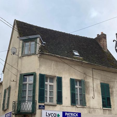 Joli Appart F2, Les 3 Croissants, Centre Ville Sens Esterno foto
